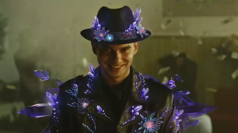 «Встать на ноги», «Полураспад» и новый сезон «Мамонтов»: Трейлер будущих сериалов Okko